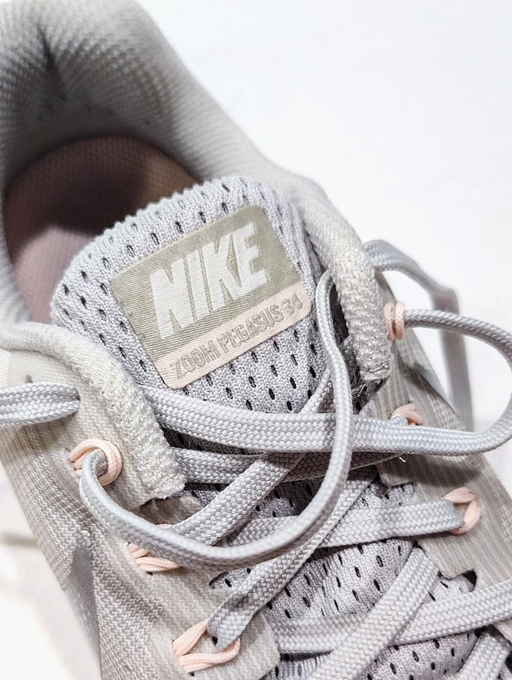 Nike Air Zoom Pegasus 34 Womens Running Shoes Size 8.5 Wolf Grey 880560-004